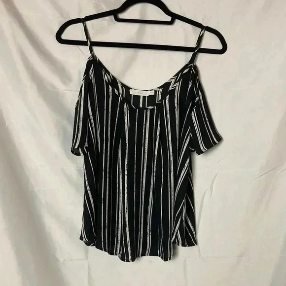 Lush‎ tank top with off the shoulder sleeves - Picture 1 of 5